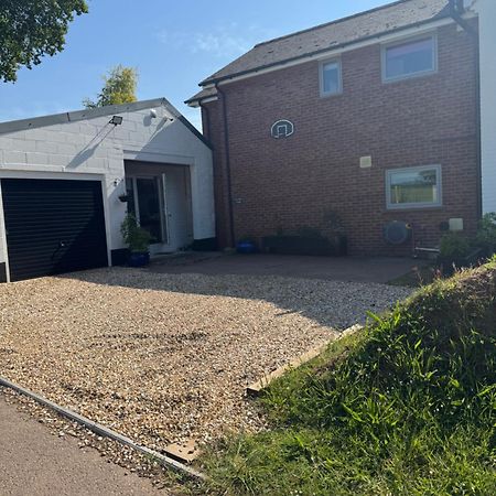 Hunters Lodge Exeter, Free Parking, Country Views, Great Wi-Fi, Large Garden Poltimore Extérieur photo