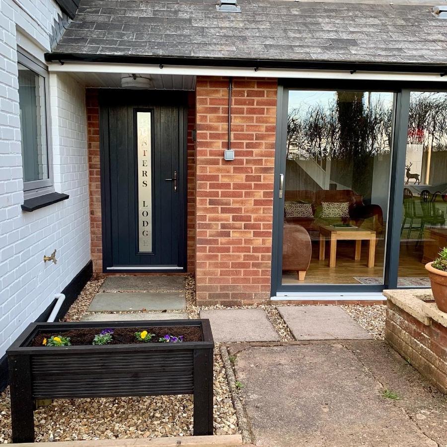 Hunters Lodge Exeter, Free Parking, Country Views, Great Wi-Fi, Large Garden Poltimore Extérieur photo
