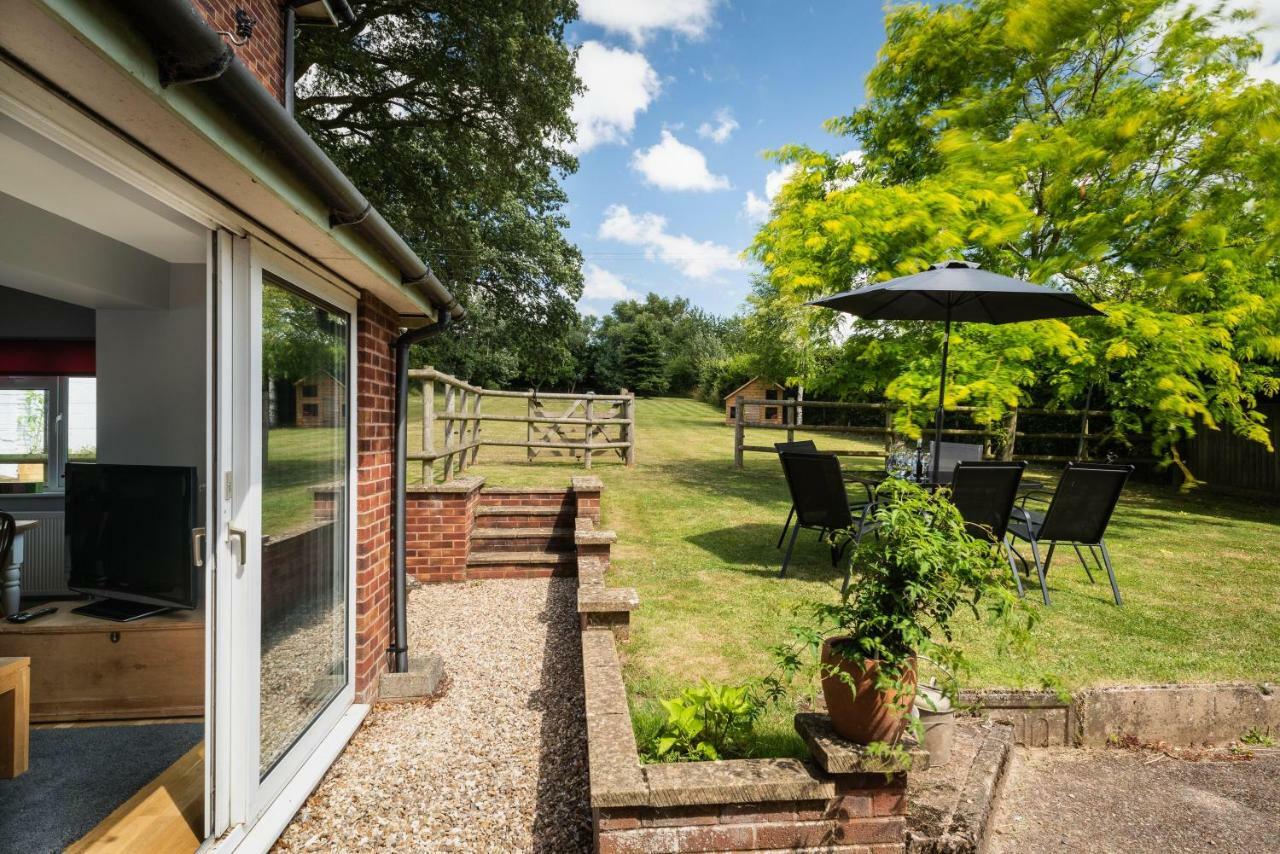 Hunters Lodge Exeter, Free Parking, Country Views, Great Wi-Fi, Large Garden Poltimore Extérieur photo